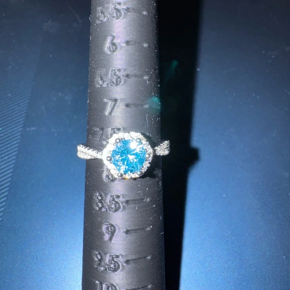 Elegant Silver and Blue Women's Ring Zircon